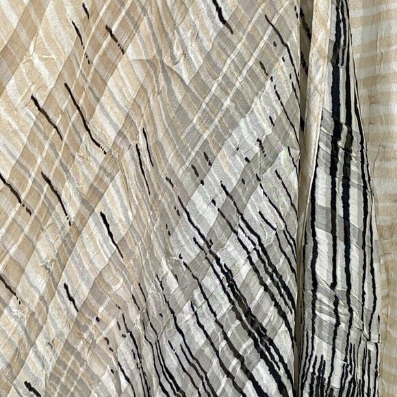 Chico’s Travelers Collection Beige Sheer Lace Crinkle Open-Front Tunic Size 2(L) - Picture 7 of 13